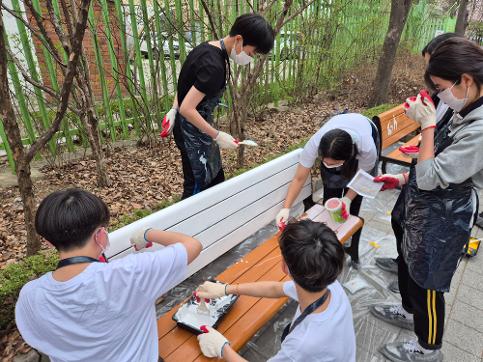 범계중학교, 학생 참여형 벤치 디자인 활동으로 지역사회와 함께하는 도시 환경 개선