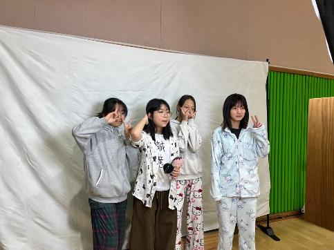 “초등시절 마지막 추억, 한 컷의 사진에 담다” 신안초 학부모회, 졸업생 대상 ‘인생네컷’ 선물